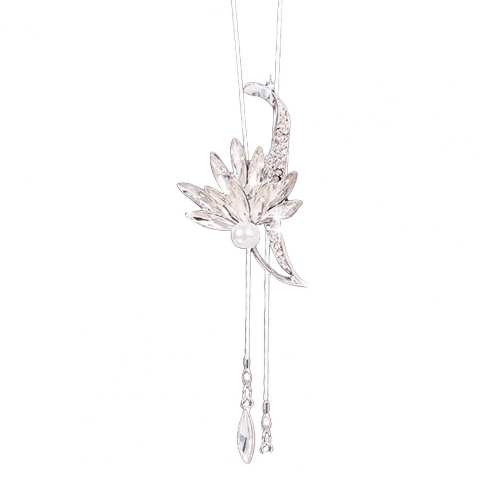 Rotating snowflake necklace